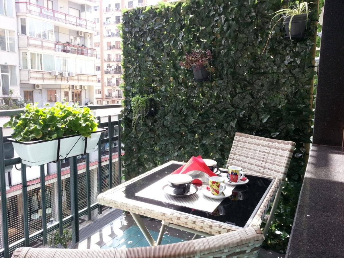 Luxury B&B Charlemagne ซาแลร์โน ภายนอก รูปภาพ