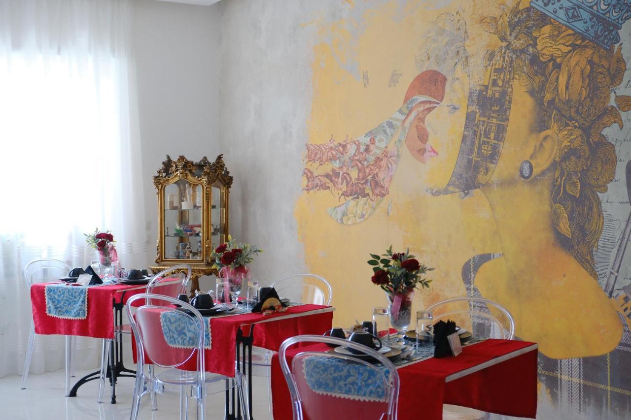 Luxury B&B Charlemagne ซาแลร์โน ภายนอก รูปภาพ