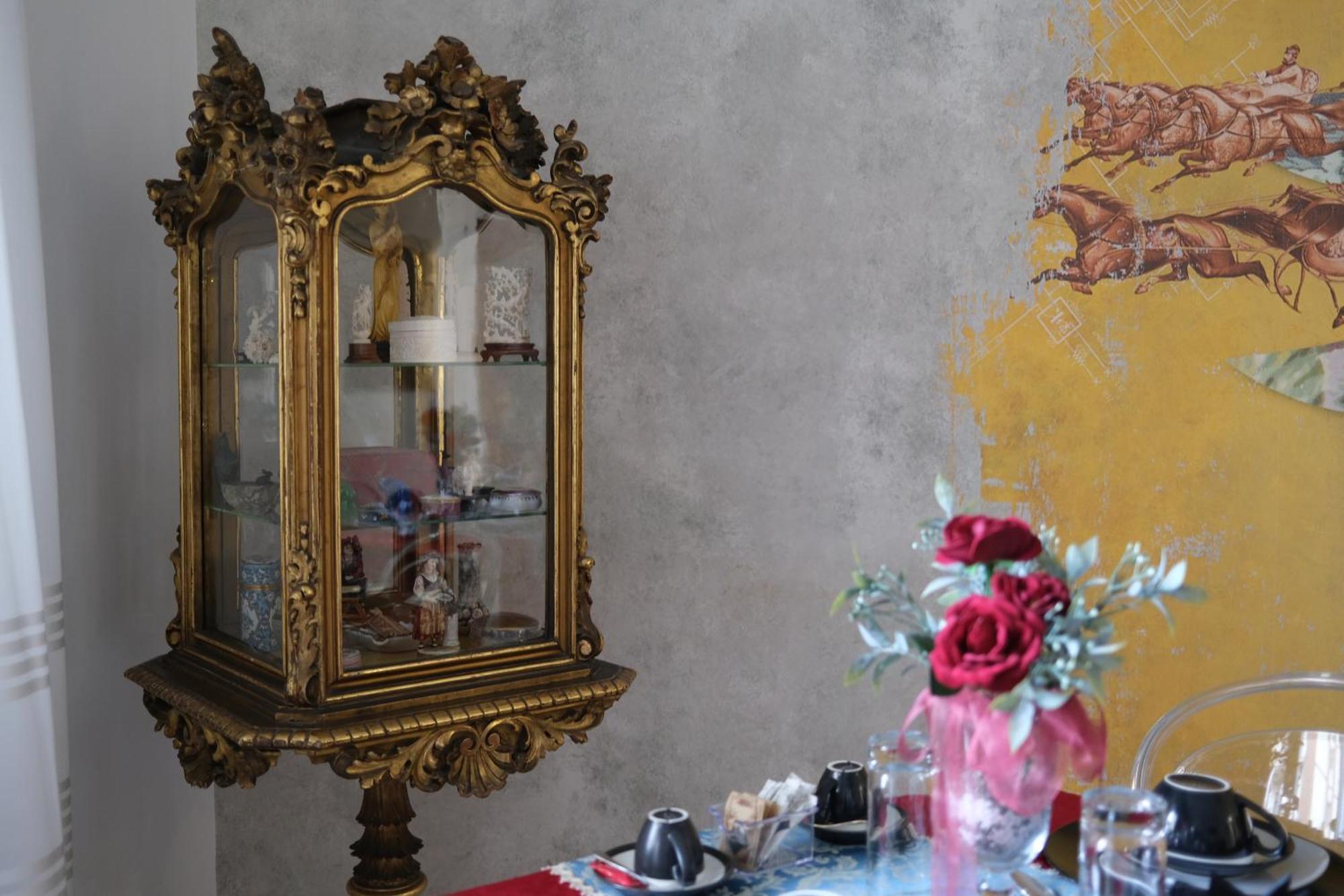 Luxury B&B Charlemagne ซาแลร์โน ภายนอก รูปภาพ