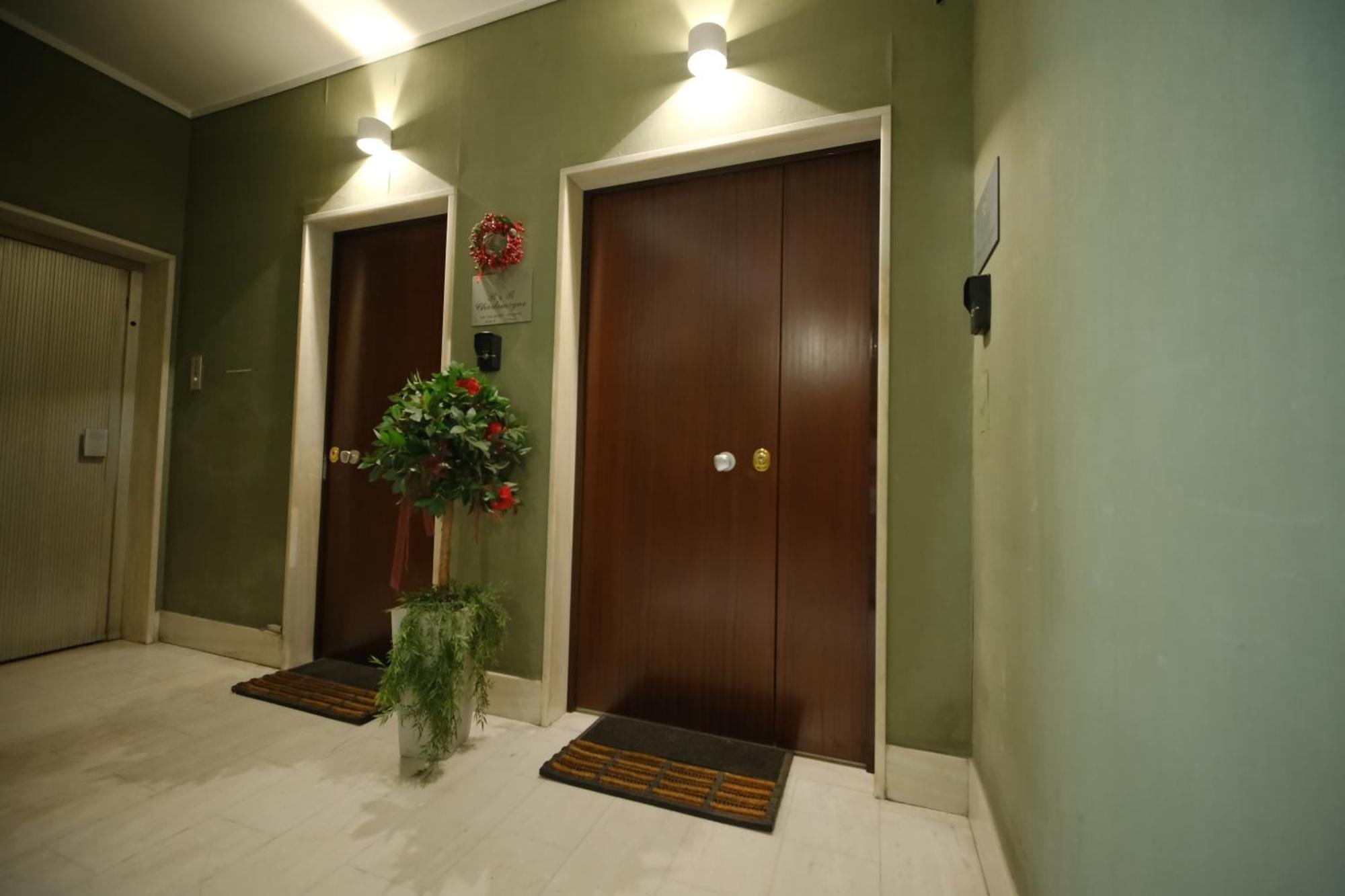 Luxury B&B Charlemagne ซาแลร์โน ภายนอก รูปภาพ